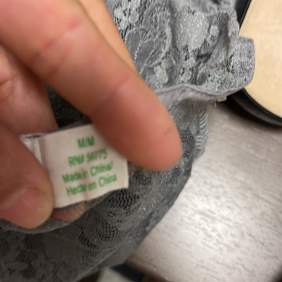 Gray lace top - Picture 5 of 5